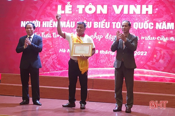 Thầy giáo Lê Hoài Nam – Tình nguyện viên Chữ thập đỏ kết nối những tấm lòng nhân ái