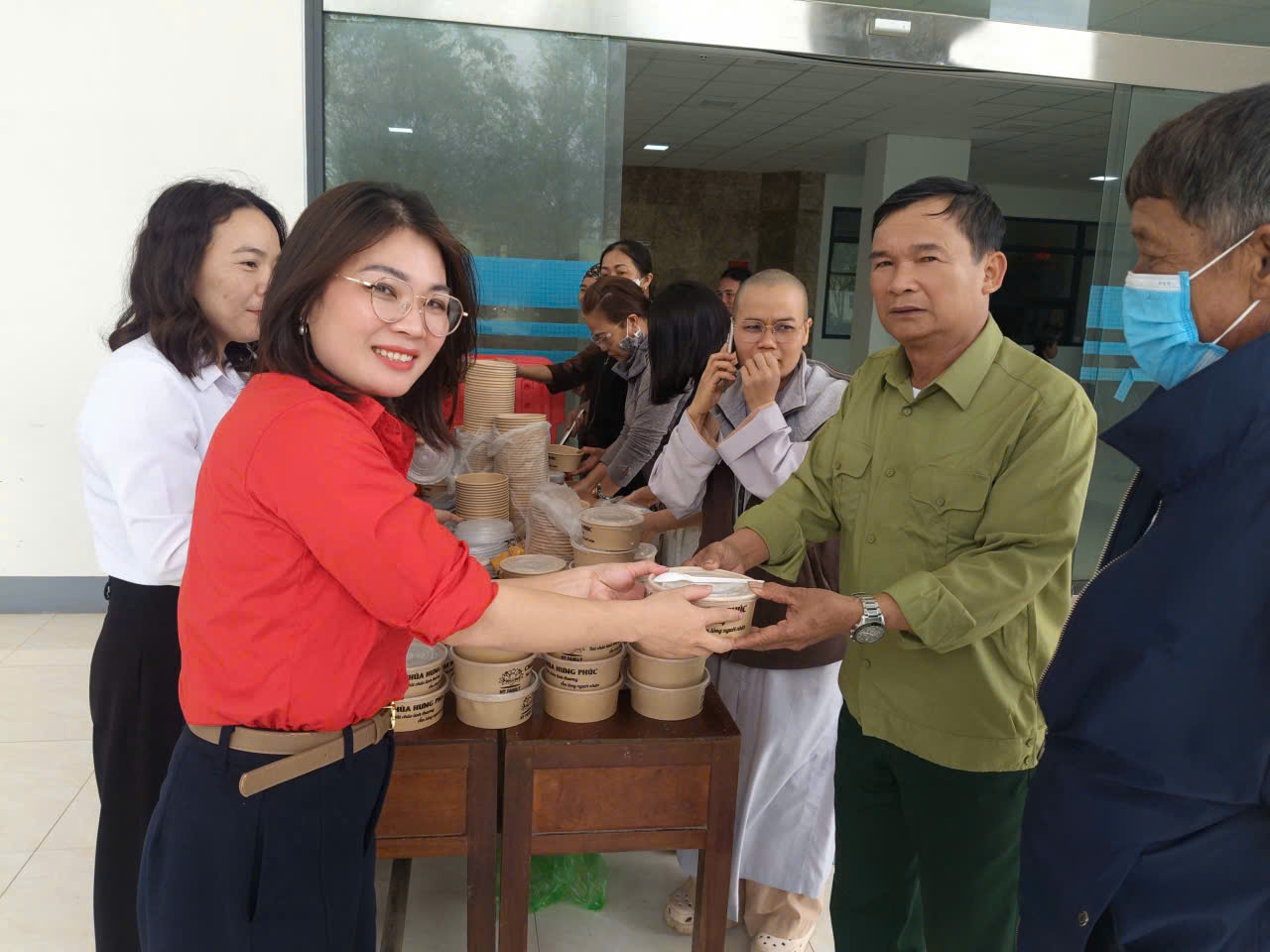 HỘI CHỮ THẬP ĐỎ-BTXH XÃ GIA HANH PHỐI HỢP VỚI CÁC TỔ CHỨC KHÁC TRAO CHAO TÌNH THƯƠNG CHO BỆNH NHÂN HỘI CHỮ THẬP ĐỎ-BTXH XÃ GIA HANH PHỐI HỢP VỚI CÁC TỔ CHỨC KHÁC TRAO CHAO TÌNH THƯƠNG CHO BỆNH NHÂN