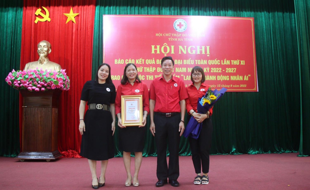Hội Chữ thập đỏ thành phố nhận trao giải thưởng cuộc thi Tiểu phẩm truyền thông 
