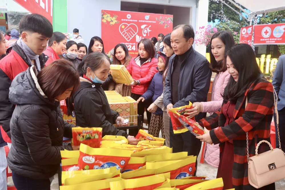 Hệ thống Lees Sandwieches hỗ trợ sửa chữa trường học tại Hà Tĩnh