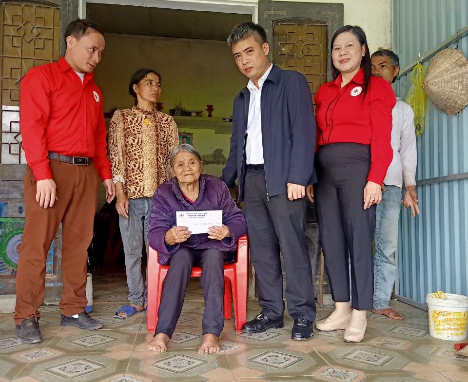 05 hoàn cảnh khó khăn được hỗ trợ địa chỉ nhân đạo tại huyện Nghi Xuân