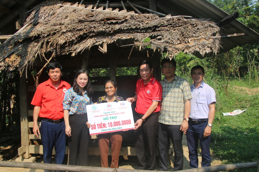 Hỗ trợ vay vốn phát triển sinh kế cho phụ nữ vùng biên tại xã Sơn Hồng huyện Hương Sơn.