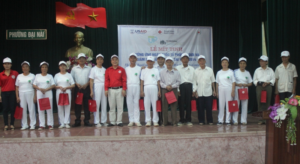 Hội Chữ thập đỏ tỉnh Hà Tĩnh tổ chức mít tinh và diễu hành hưởng ứng ngày 