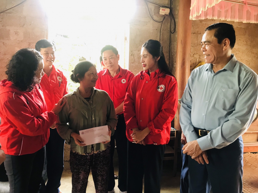 Trung ương Hội Chữ thập đỏ Việt Nam cứu trợ khẩn cấp tại Hà Tĩnh
