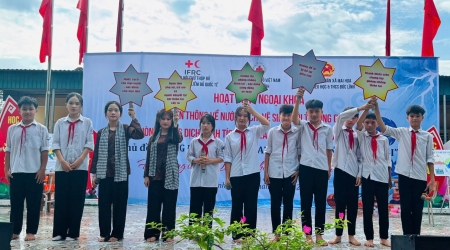 Hội Chữ thập đỏ tỉnh Hà Tĩnh tổ chức truyền thông về nước sạch, vệ sinh môi trường và phòng, chống thiên tai cho 473 học sinh Trường TH&THCS Đức Lĩnh